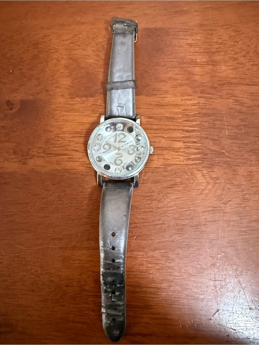 Silver Dial Fashion Watch with Gray Leather Strap